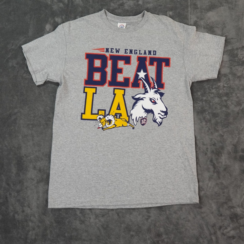 New England Beat LA Football‎ T-Shirt Graphic Tee Short Sleeve Medium